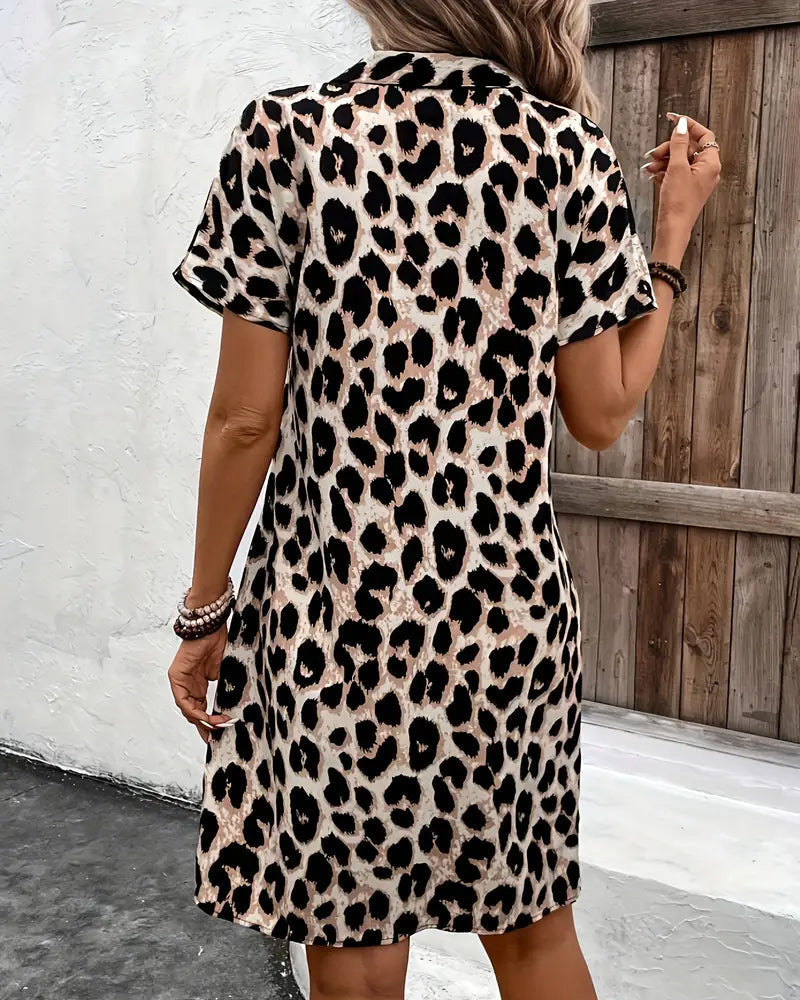 Madeline | robe midi élégante, motif léopard tendance.