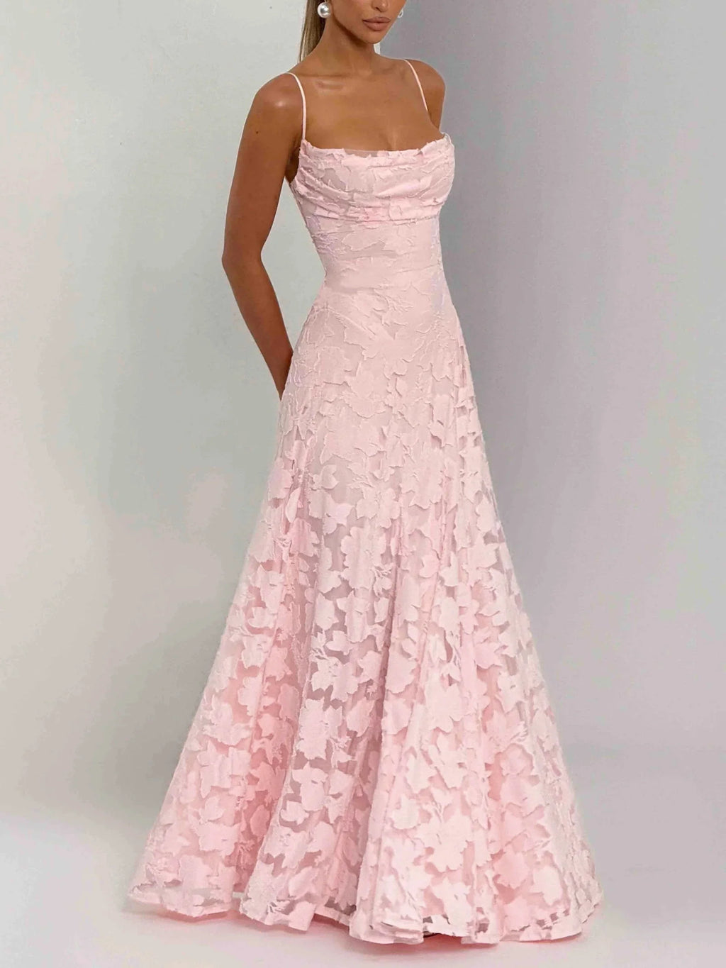 Rosa | Robe maxi avec détail en dentelle
