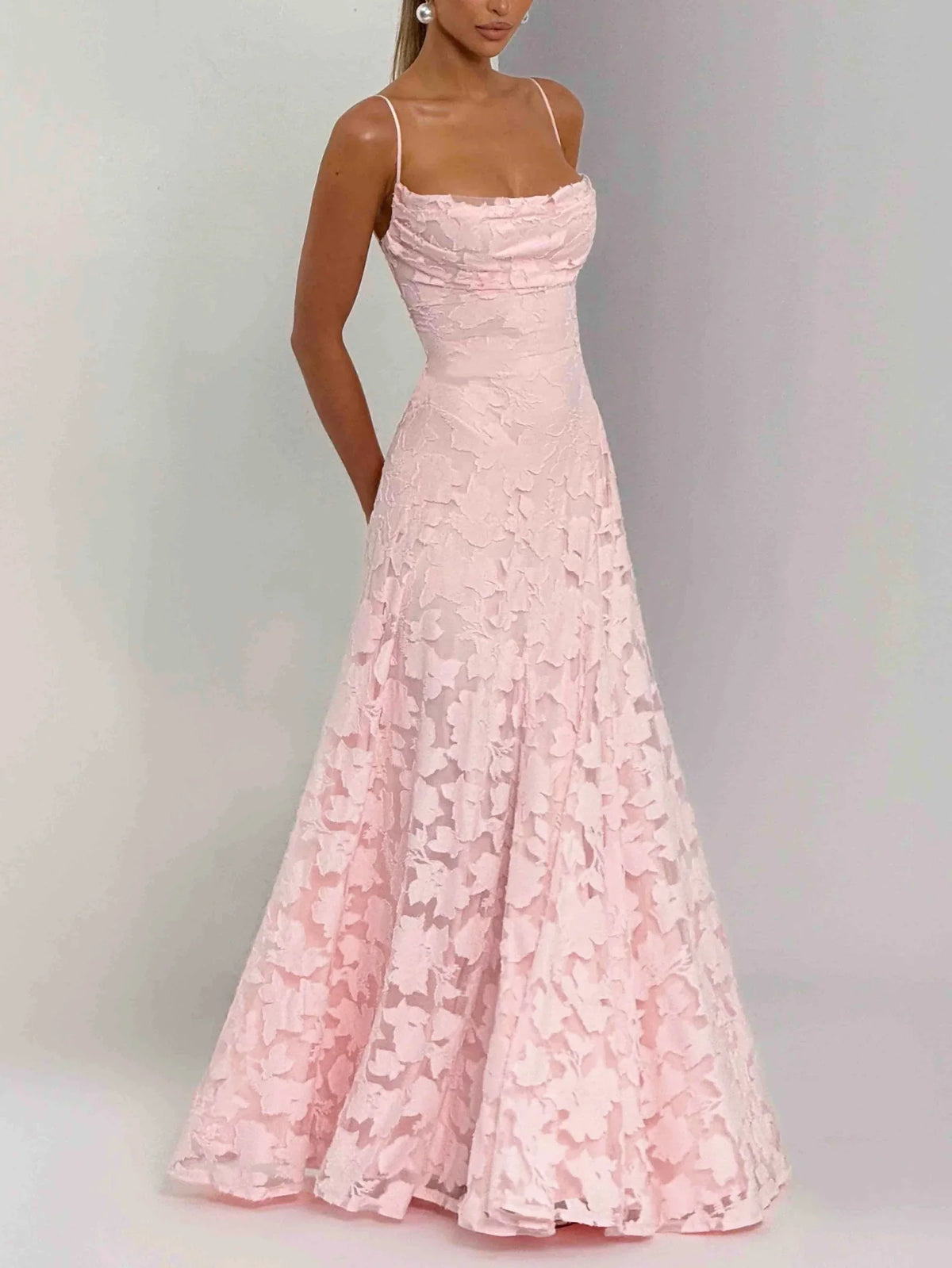Rosa | Robe maxi avec détail en dentelle