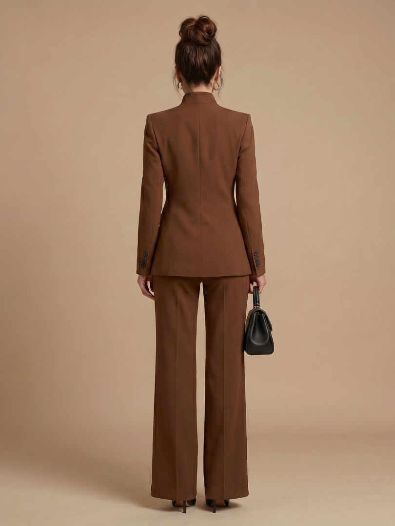 Delta | Costume ajusté à col montant