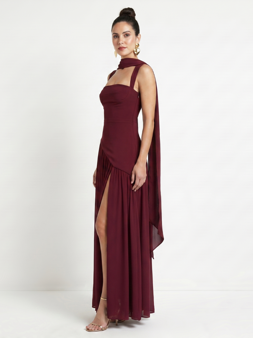 Bindi | Robe Maxi Plissée avec Découpe au Cou