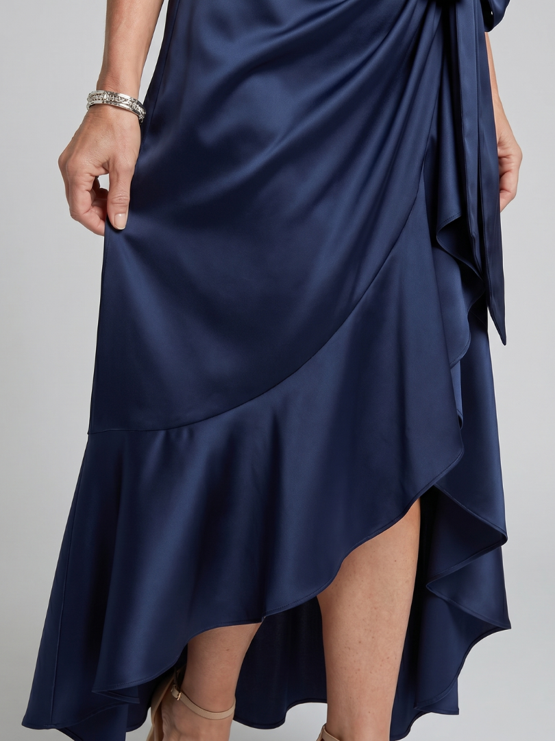 Honora | Robe Midi Asymétrique à Encolure Halter