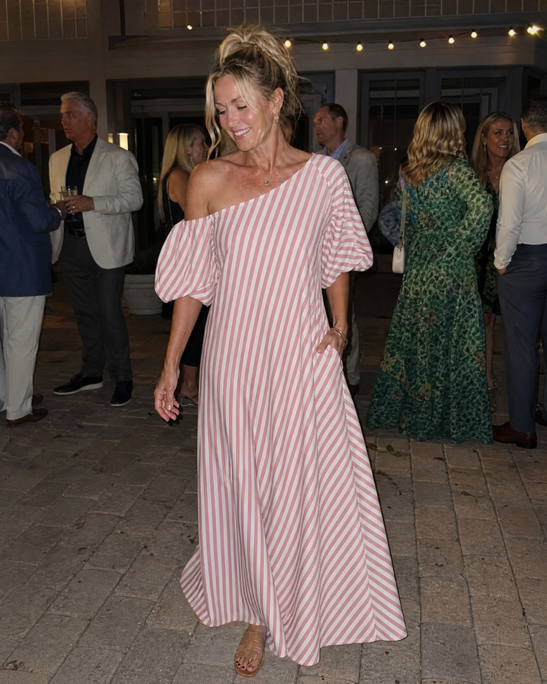 Zamrina | Robe Midi à Manches Bouffantes Rayée Décolleté Bardot