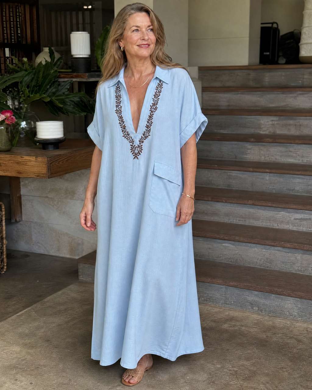 Elakeja | Robe midi décontractée à col en V brodé et détail de poche