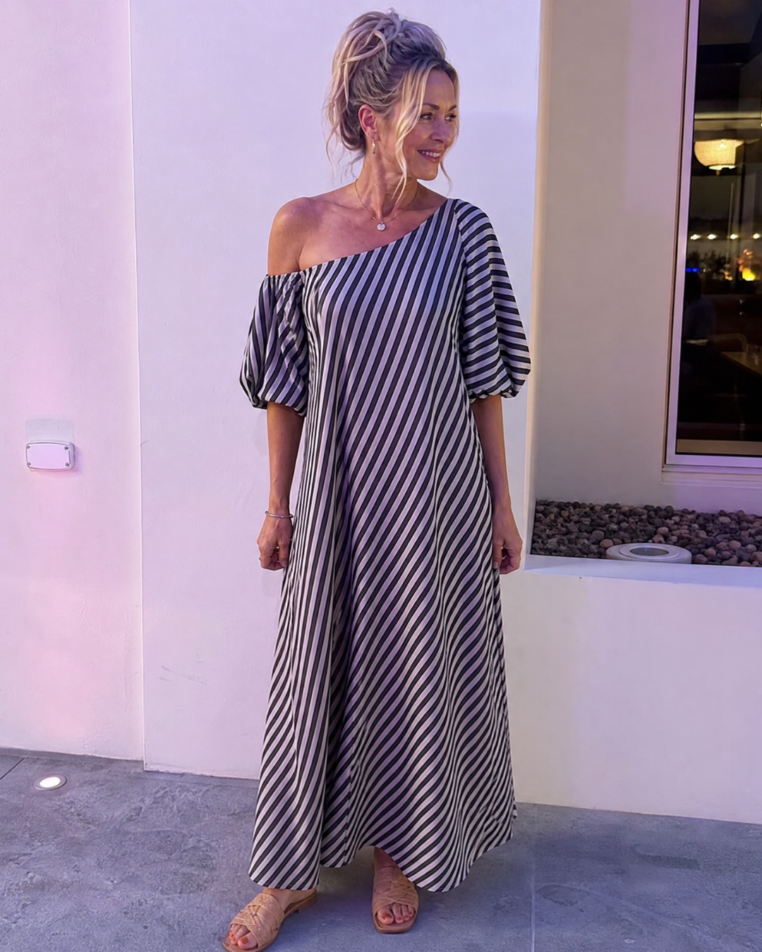 Zamrina | Robe Midi à Manches Bouffantes Rayée Décolleté Bardot