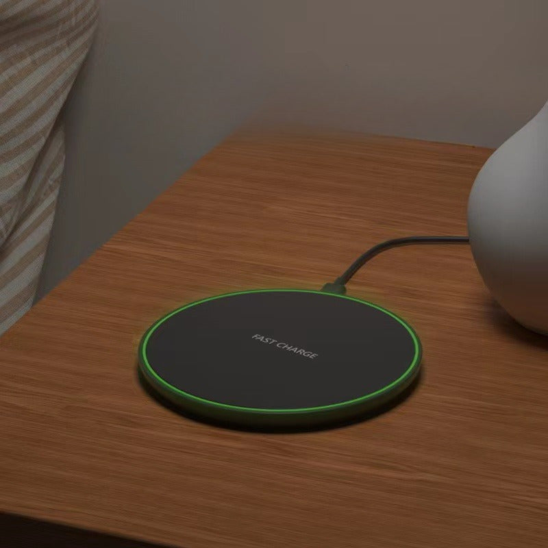 Chargeur Sans Fil Rapide – Tapis de Charge Induction 15W pour iPhone et Appareils Android, Design Élégant, Commodité Sans Câble