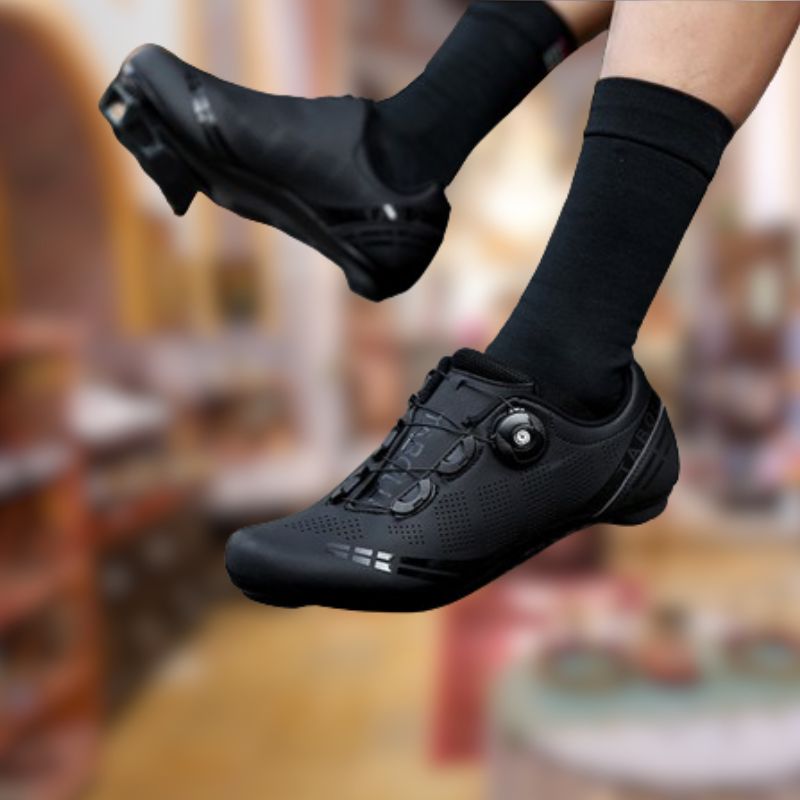 Echoarchiv | Chaussures de vélo, chaussures de course, baskets de vélo de montagne auto-bloquantes
