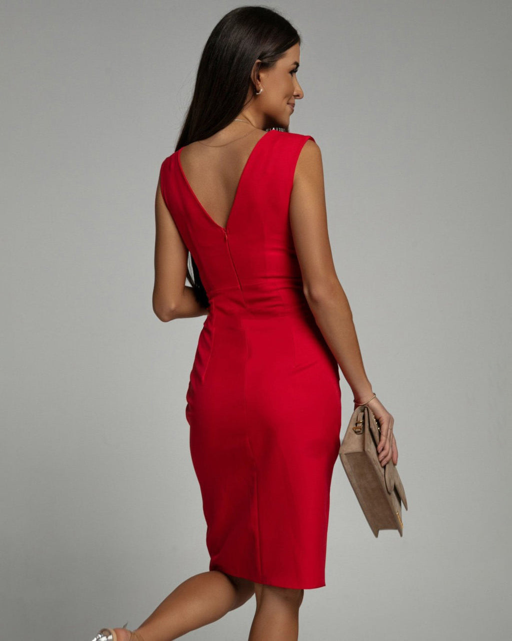 Bretta | Robe élégante avec décolleté en V et fente sexy