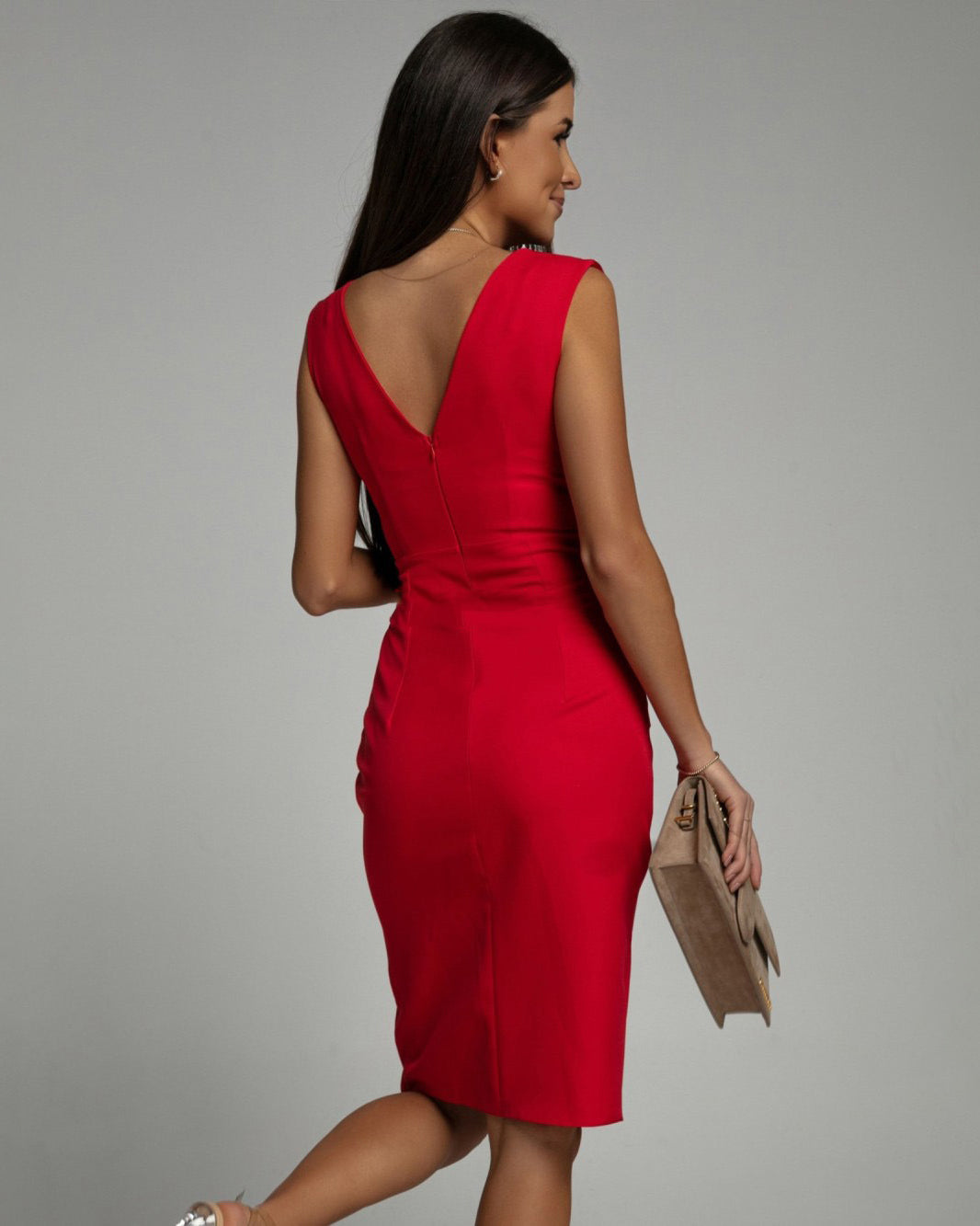 Bretta | Robe élégante avec décolleté en V et fente sexy