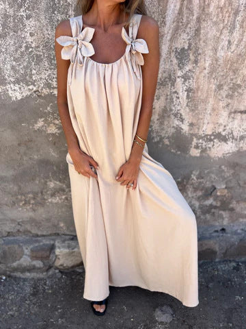 Jubilee | Robe féminine avec détail floral et décolleté en U