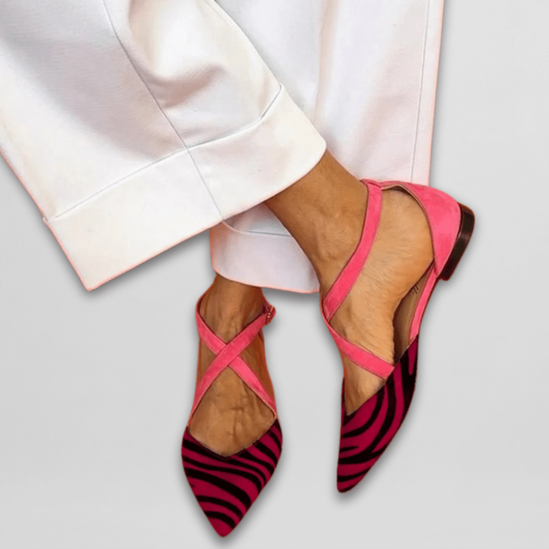 Chaussures Plates à Bout Pointu avec Sangles Croisées à la Cheville en Cuir Vegan