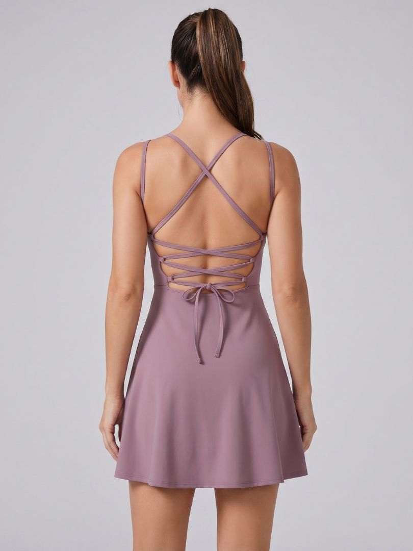 Quinn | Robe de tennis évasée à col en V