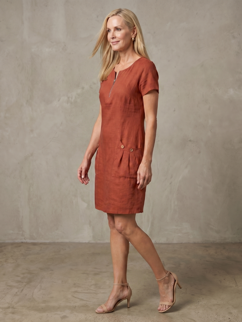 Zulimar | Robe à manches courtes avec détail de poche et col zippé