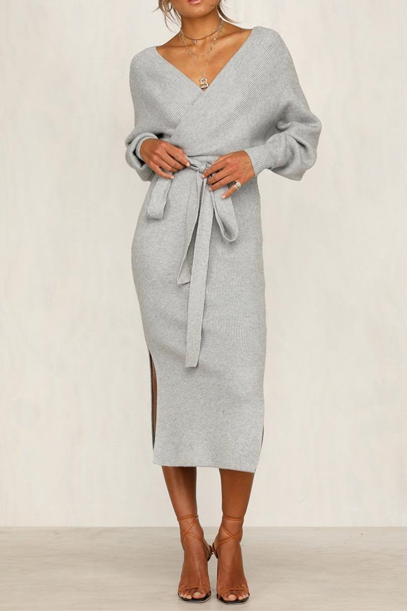 Laika | Robe tricotée avec décolleté en V et ceinture à nouer