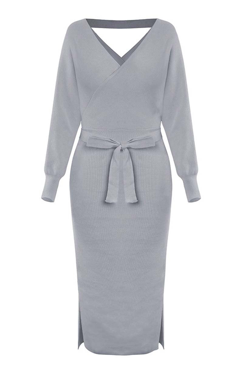 Laika | Robe tricotée avec décolleté en V et ceinture à nouer
