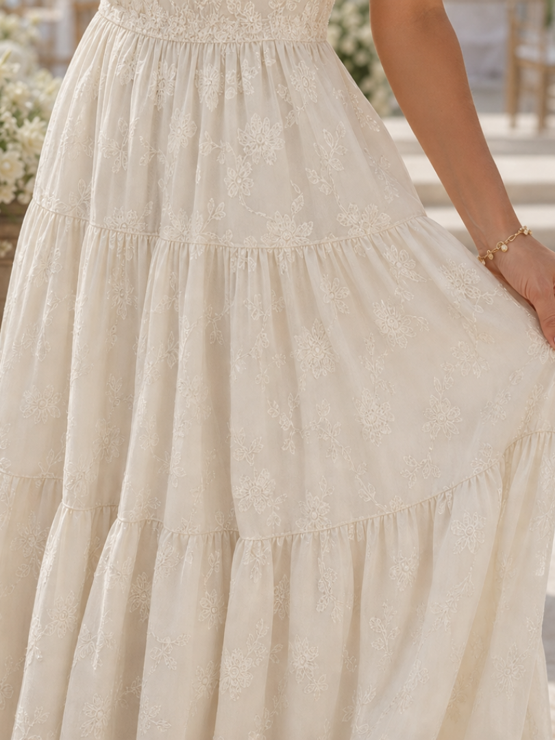 Elaria | Robe Midi à Détails Floraux Texturés à Manches Courtes