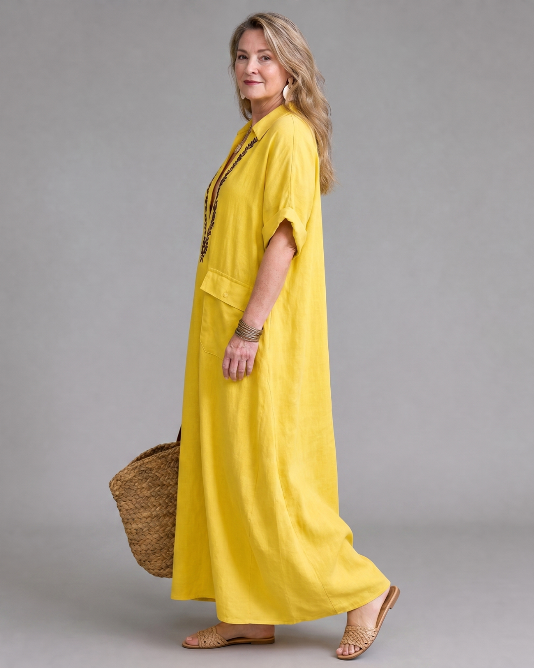 Elakeja | Robe midi décontractée à col en V brodé et détail de poche