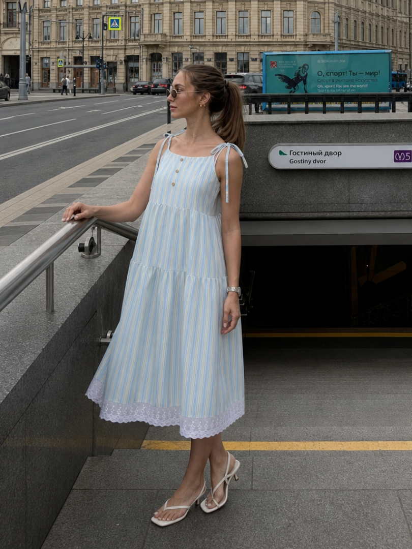 Nathalia | Robe midi à bretelles nouées sans manches avec motif rayé
