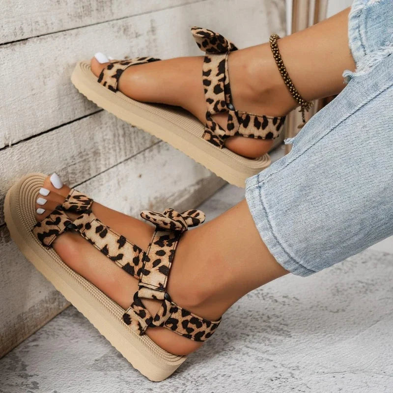 Chaussures pour femmes avec motif léopard