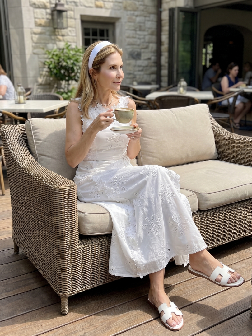 Simone | Robe midi en dentelle à bretelles sans manches