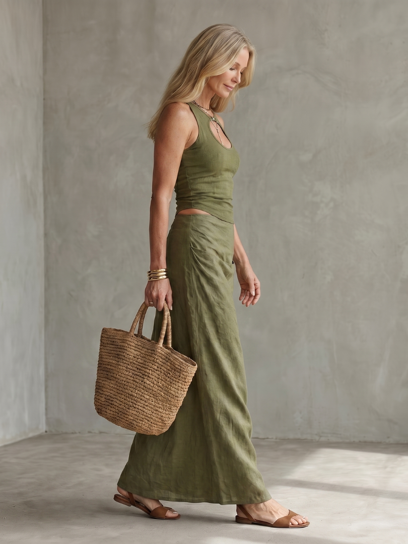 Veronique | Robe midi ajustée avec décolleté en trou de serrure