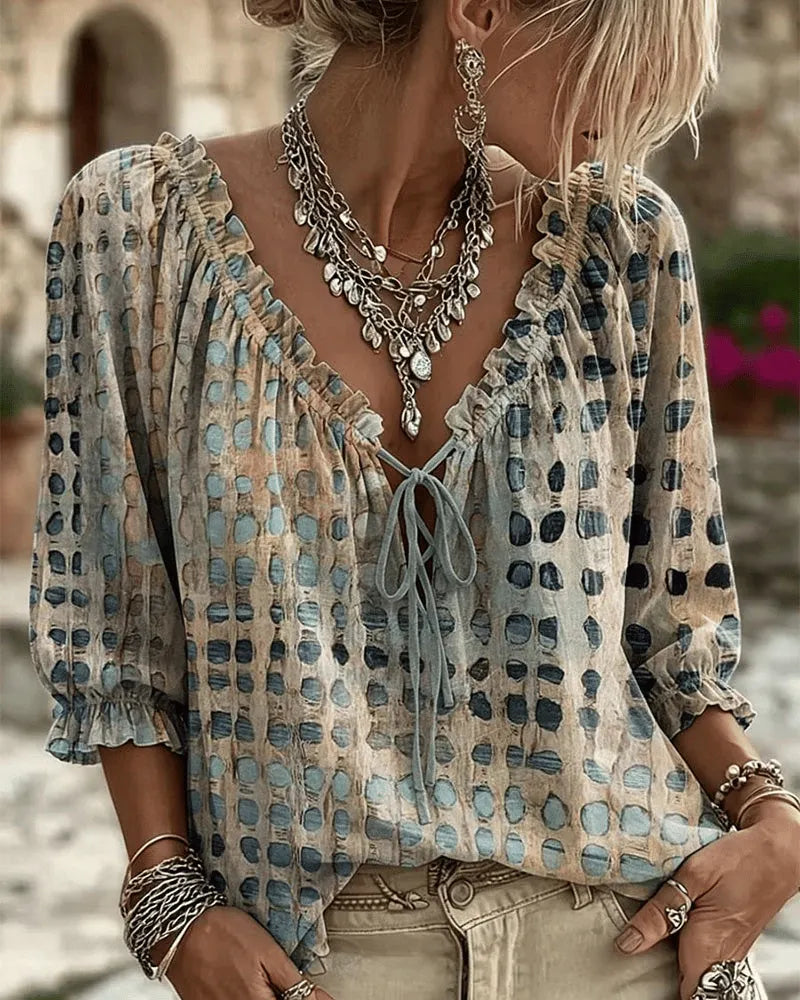 Araminta - Blouse en V avec lacets et toucher doux