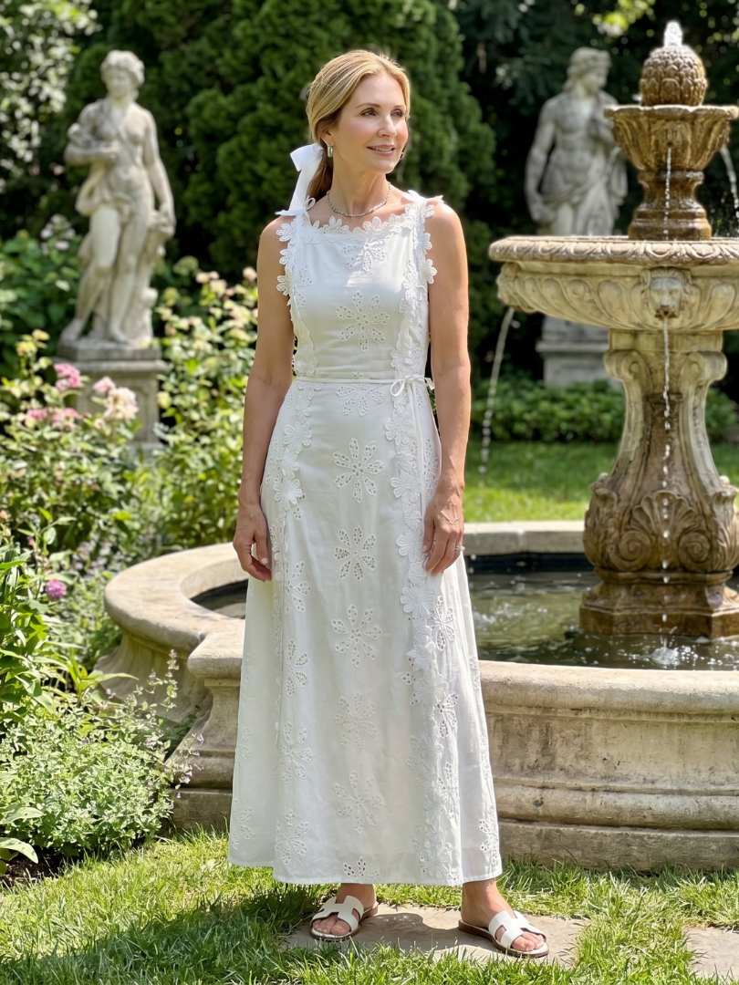 Simone | Robe midi en dentelle à bretelles sans manches