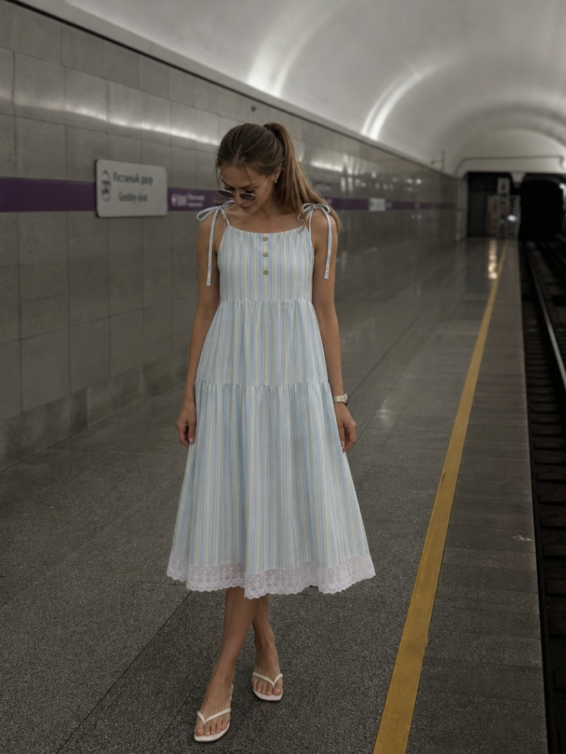 Nathalia | Robe midi à bretelles nouées sans manches avec motif rayé