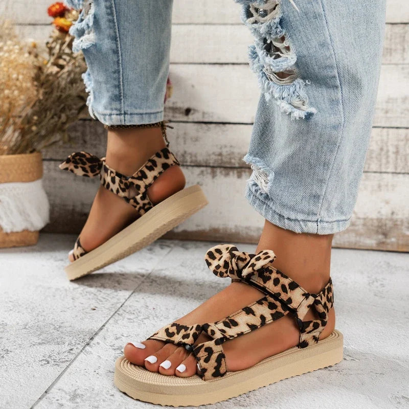Chaussures pour femmes avec motif léopard