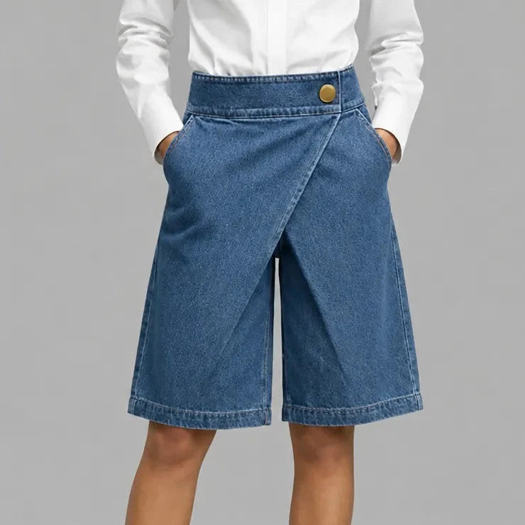 Velara – Bermuda Shorts en Jean à Front Wrap Asymétrique Longueur Genou