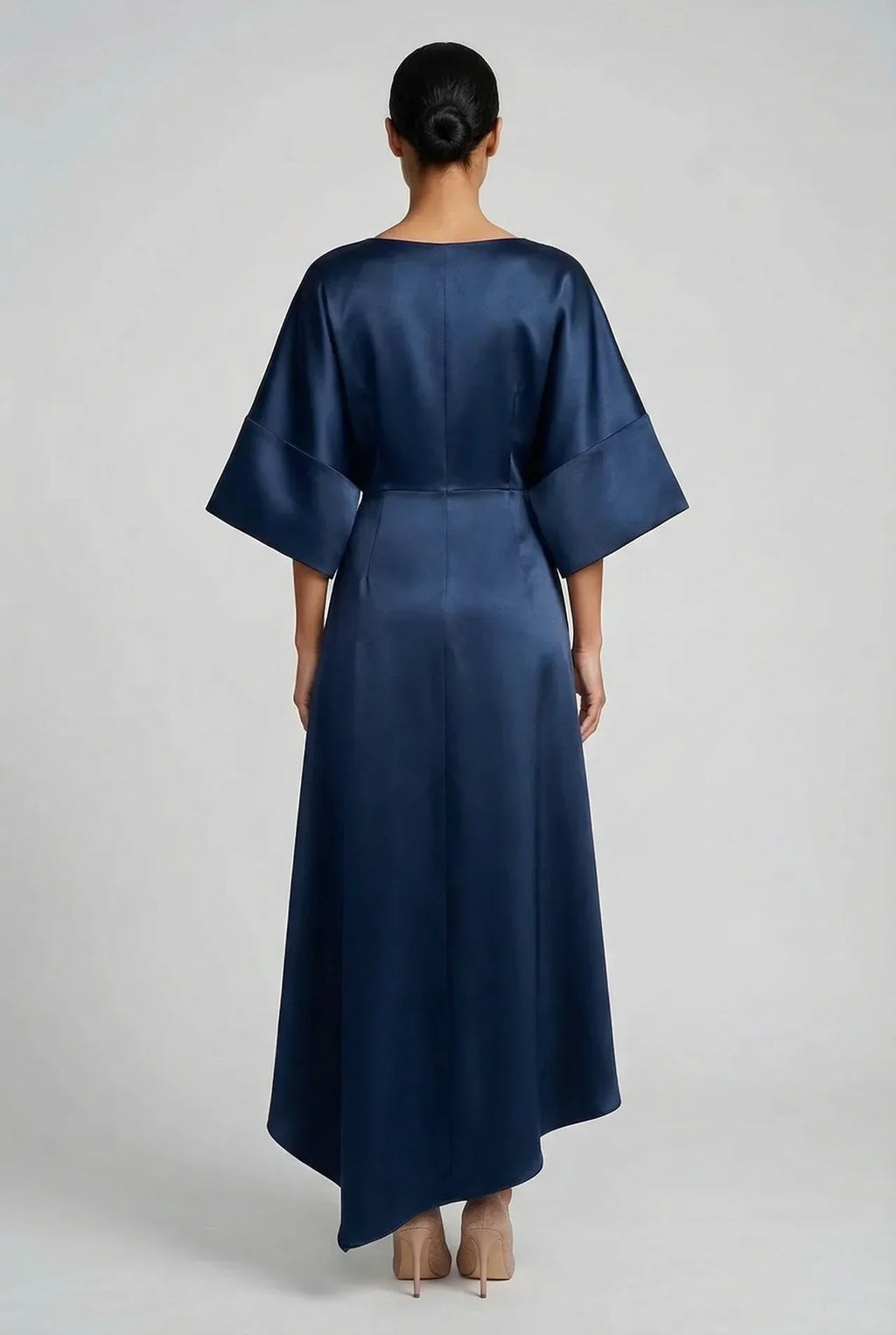 Robe Midi en Satin pour Invité de Mariage avec Manches Chauve-Souris et Broche en Bijoux
