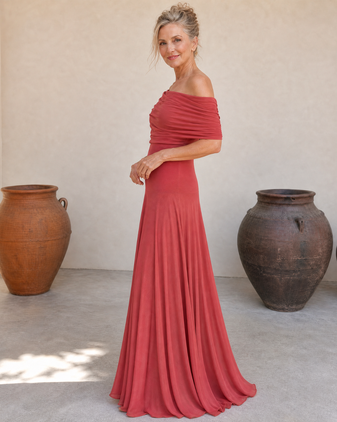Valerinne | Robe Maxi Fluide avec Corsage Drapé et Épaules Nues