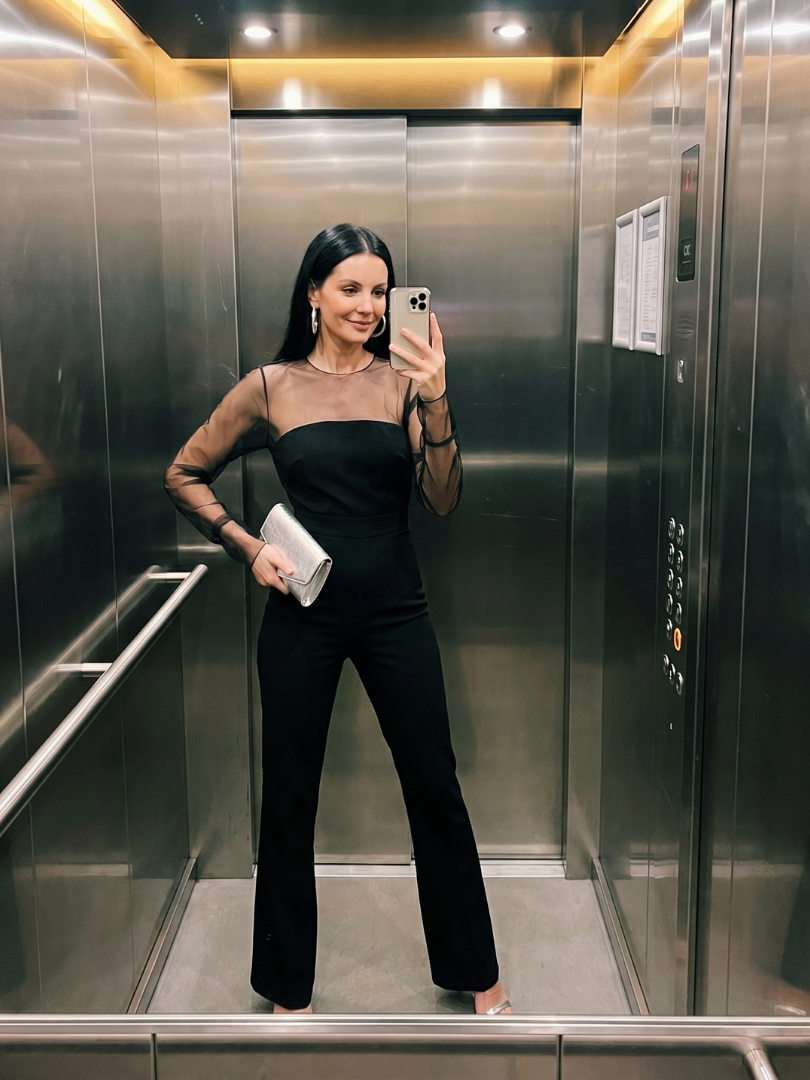 Oksana | Combinaison ajustée à corsage transparent et jambes évasées