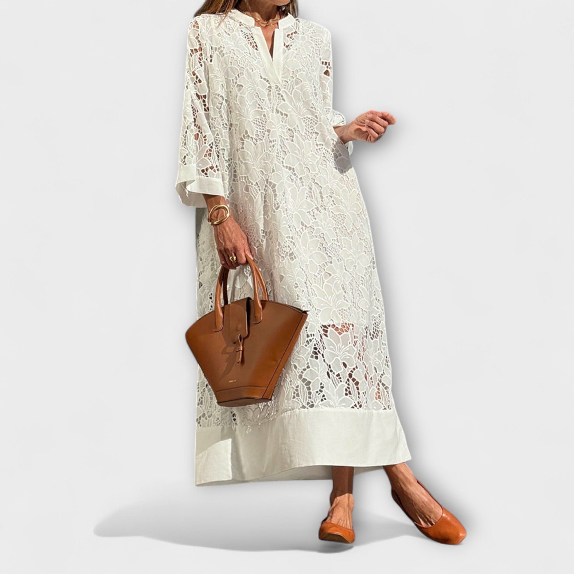 Robe Longue en Dentelle Florale avec Col en V et Manches Évasées