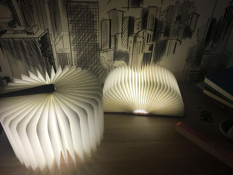 BookGlow Lampe de Lecture LED - Éclairage Élégant avec une Touche Créative