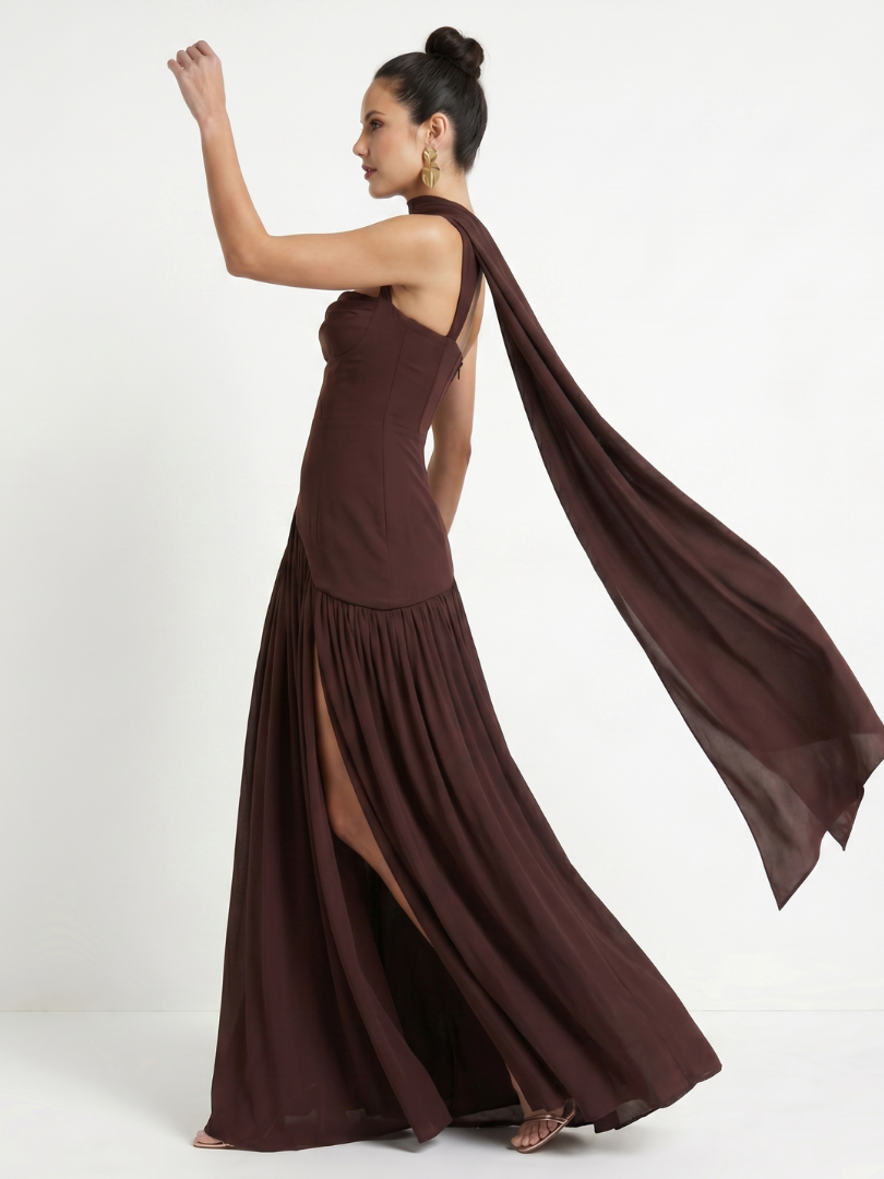 Bindi | Robe Maxi Plissée avec Découpe au Cou