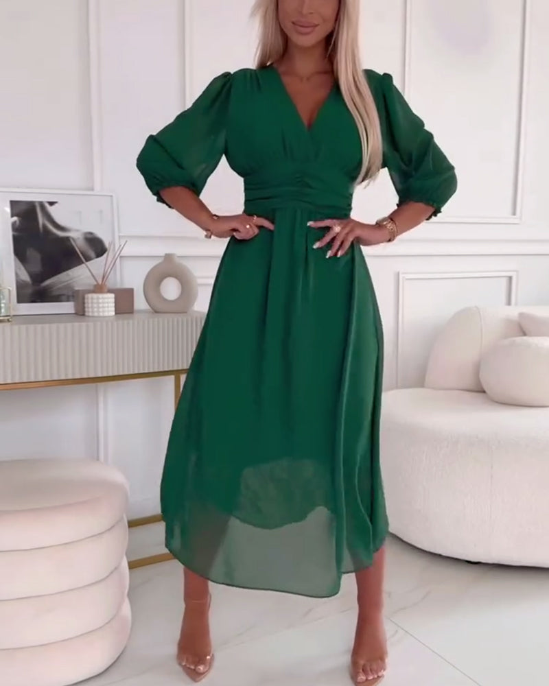 Robe unie avec décolleté en cœur