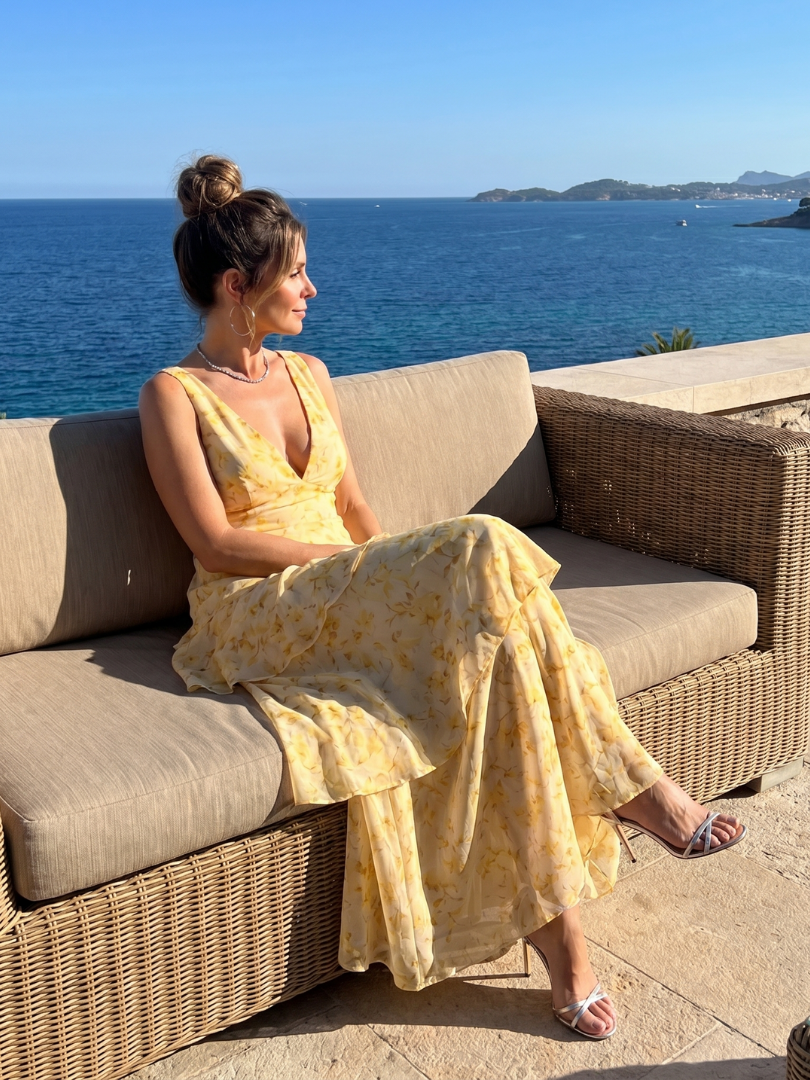 Gala | Robe midi sans manches à décolleté en V profond avec motif peint