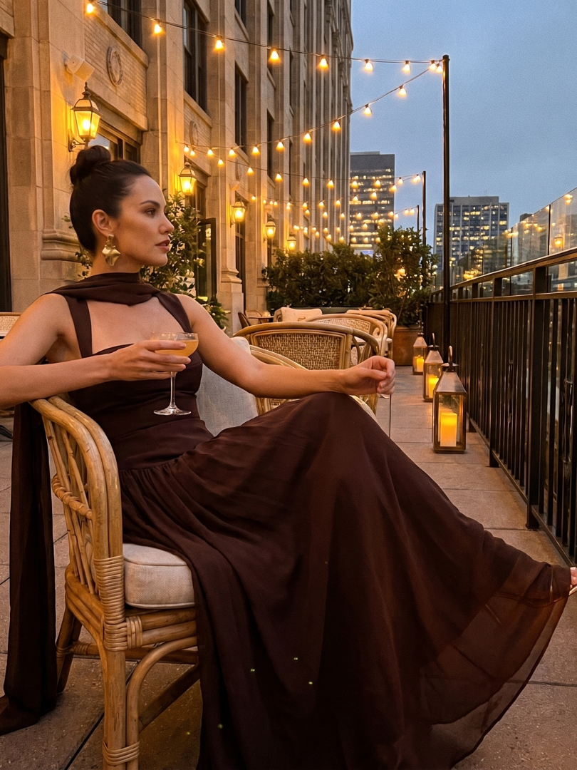 Bindi | Robe Maxi Plissée avec Découpe au Cou