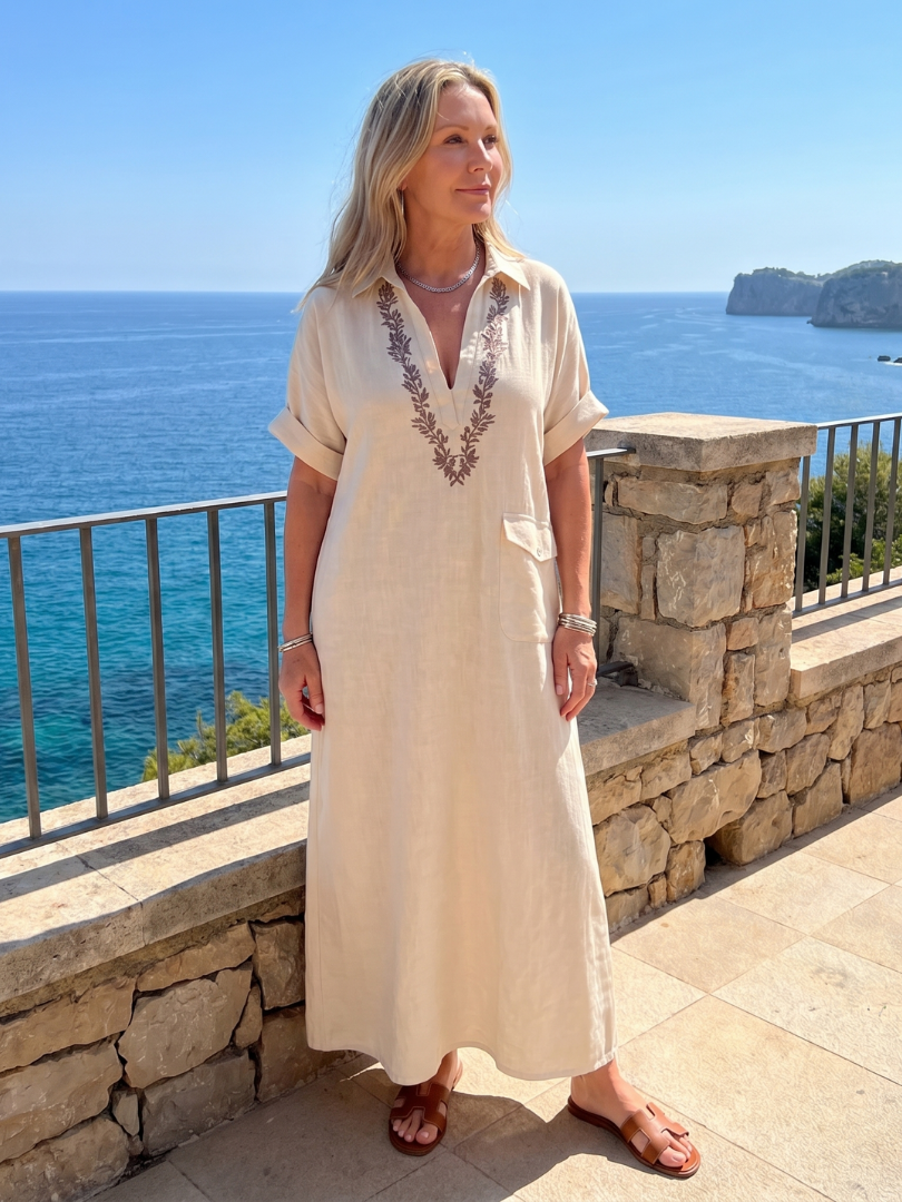 Calluna | Robe Midi à Manches Courtes en V avec Détails Brodés