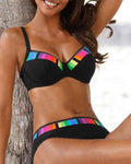 Zandra | Bikinis décontractés avec des accents de couleurs vives