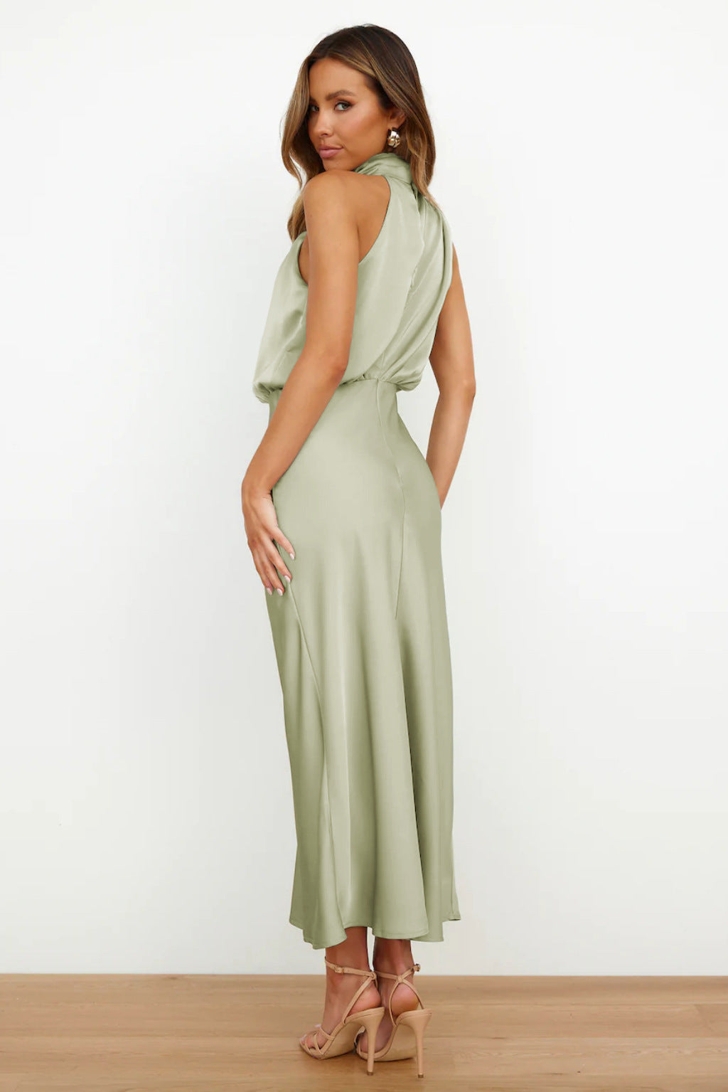 Robe de soirée femme | Dos nu, décolleté et coupe midi fluide