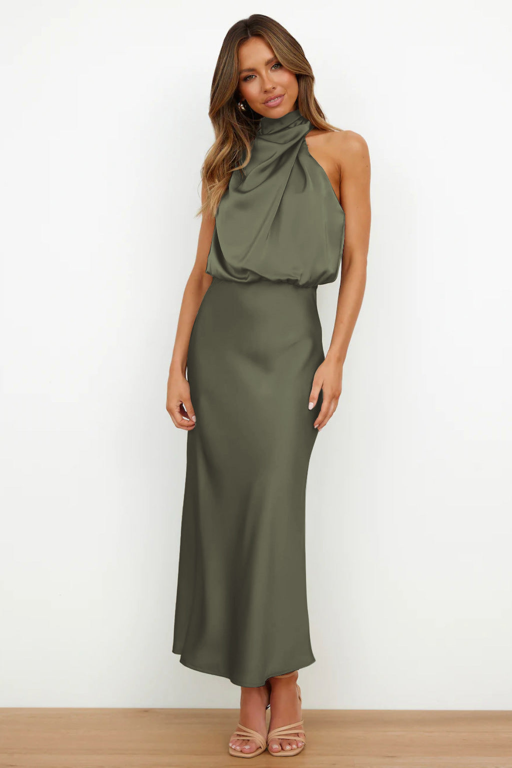 Robe de soirée femme | Dos nu, décolleté et coupe midi fluide