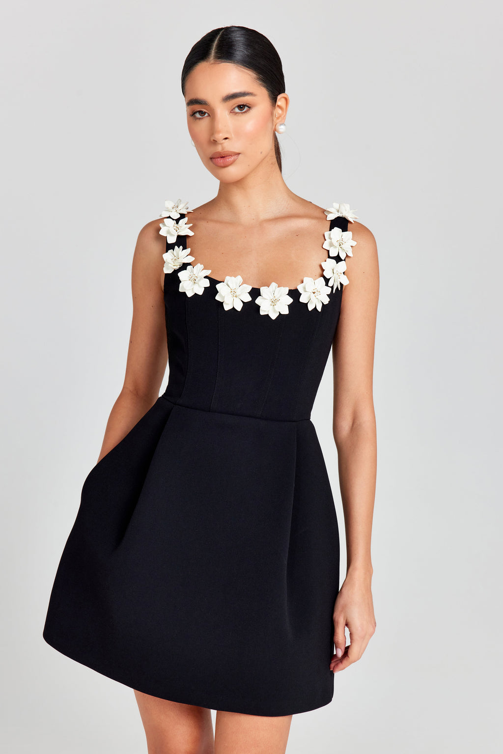 Robe Mini d'Été avec Appliqués Floraux