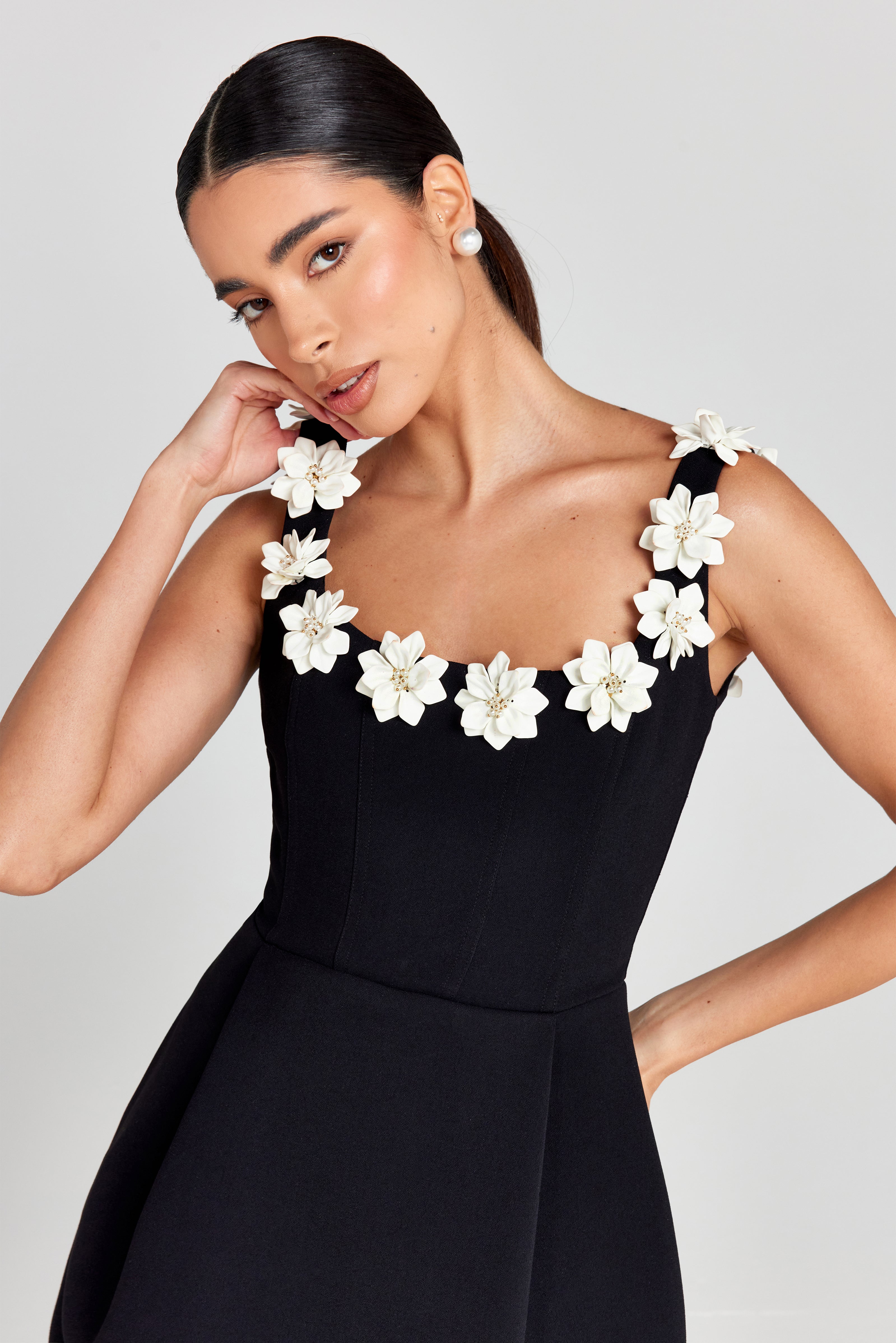 Robe Mini d'Été avec Appliqués Floraux