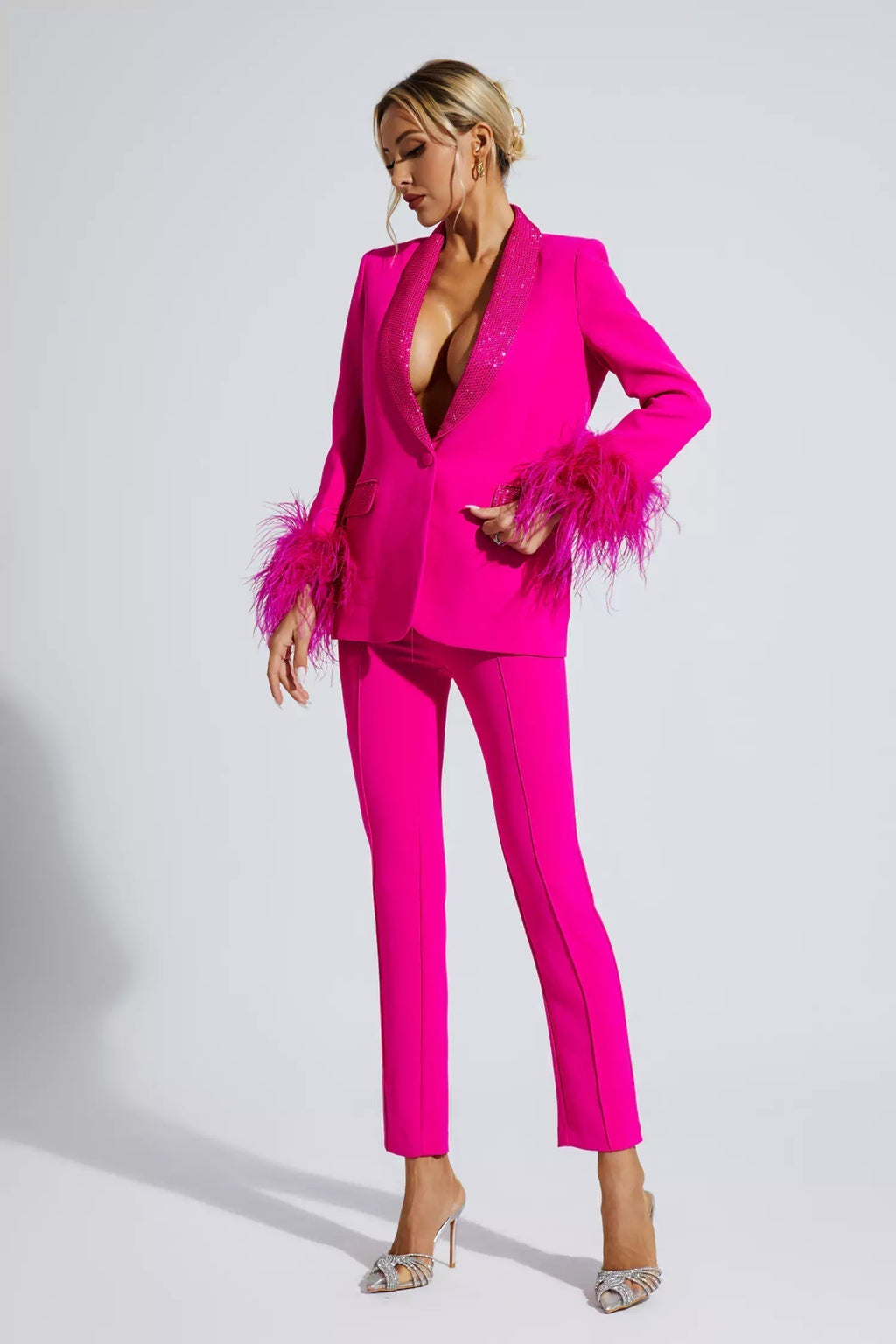Ensemble blazer avec diamants et accents en plumes