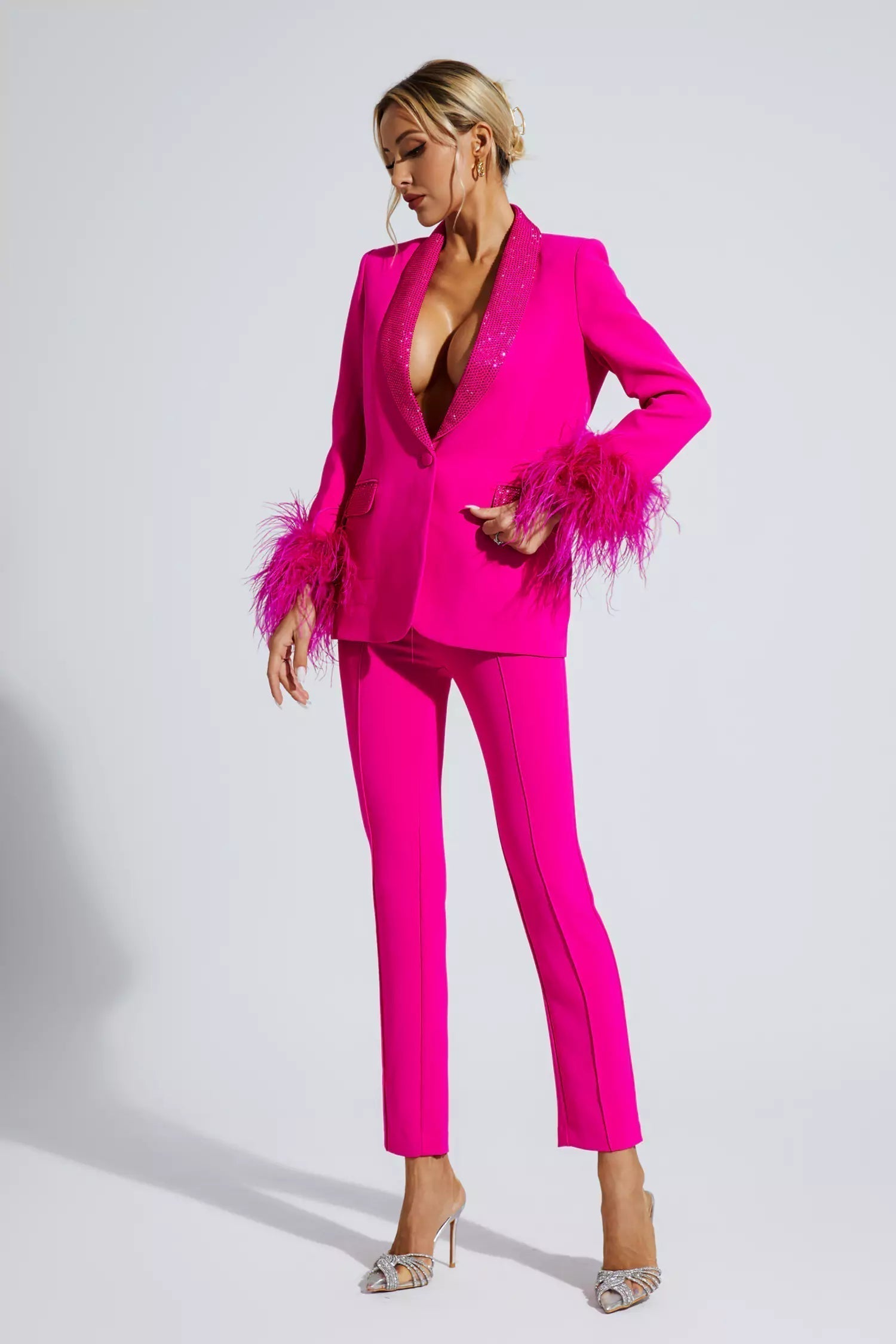 Ensemble blazer avec diamants et accents en plumes