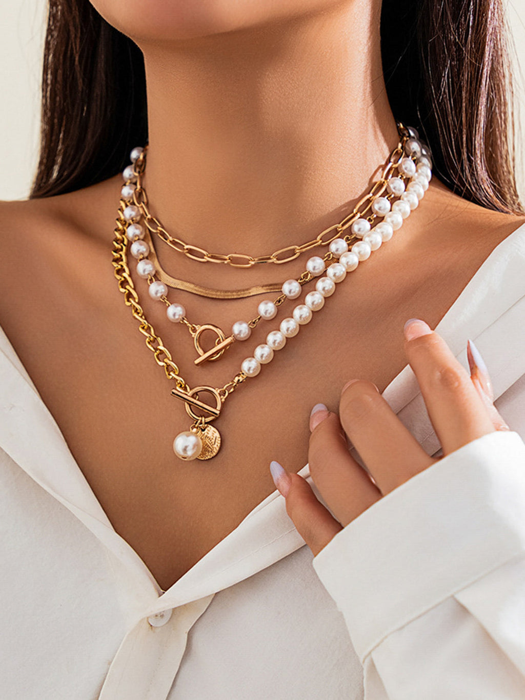 Collier à couches avec chaîne décorative en perles