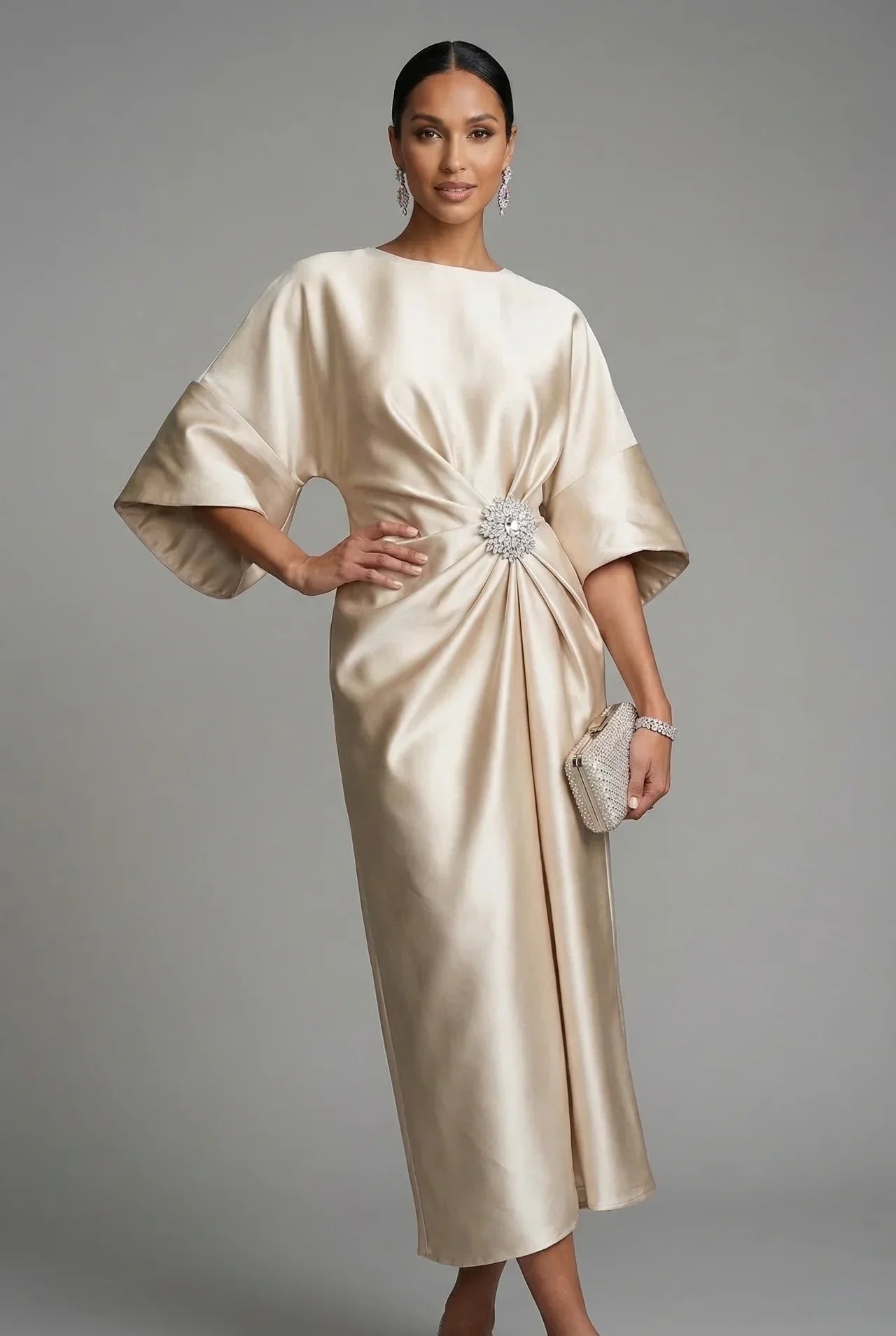 Robe Midi en Satin pour Invité de Mariage avec Manches Chauve-Souris et Broche en Bijoux