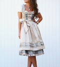 Echoarchiv | Robe à manches courtes et longueur genou avec tablier et blouse